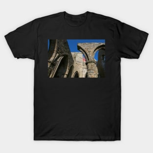 St Mathieu - Le Phare et les Ruines de l'Abbaye T-Shirt